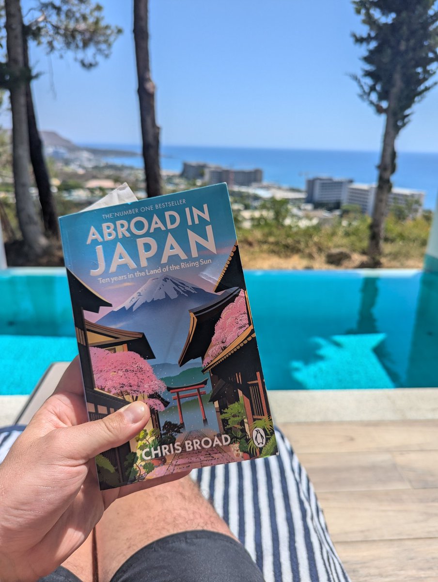 ASingleStepBlog's tweet image. Reading @AbroadInJapan whilst in Rhodes and loving every minute of it. It's the perfect holiday book and just makes you want to travel and experience more๐