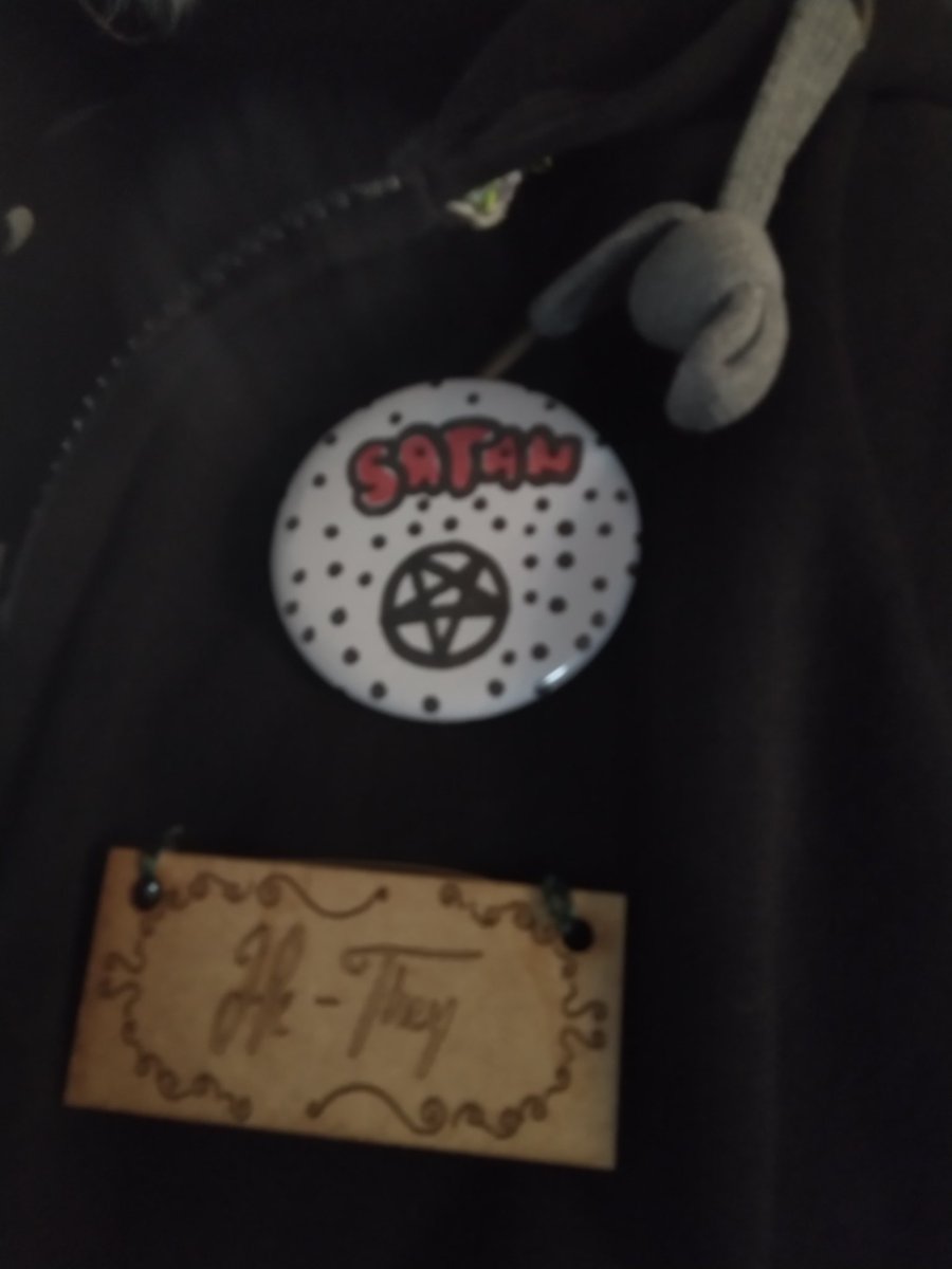 Post_Rain's tweet photo. @thetomska I still wear it btw. Simply cuz I like how goofy it kinda looks. https://t.co/rM0NtaMTRt