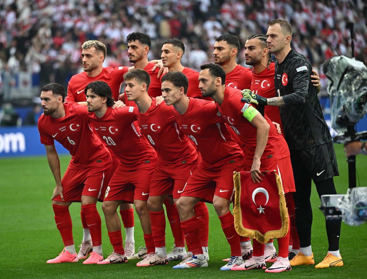 Muhteşemsiniz🇹🇷

Avrupa Şampiyonası ilk maçında Gürcistan’ı 3-1 mağlup eden A Milli Futbol Takımımızı yürekten kutluyoruz🇹🇷
⚽️⚽️⚽️

Yolun sonu final olsun #BizimÇocuklar🏆

#TURvGUR
<a href="/MilliTakimlar/">Türkiye #BizimÇocuklar 🇹🇷</a>