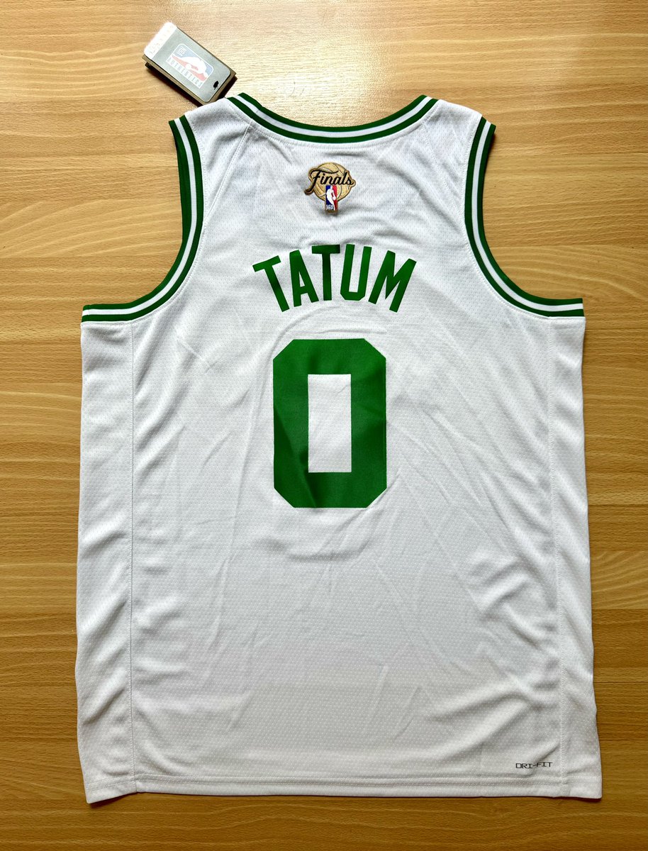 TripDoubleUSA's tweet image. 🚨CONCOURS HISTORIQUE 🎁

☘️Tout droit ramené de la boutique officielle des Boston Celtics, au TD Garden hier ! 🏆

1️⃣ maillot Jayson Tatum taille L + 1️⃣ Casquette avec le patch des Finales NBA🔥😱 #DifferentHere

➡️RT+FOLLOW @TripDoubleUSA
➡️@ un pote qui gagnera la casquette,…