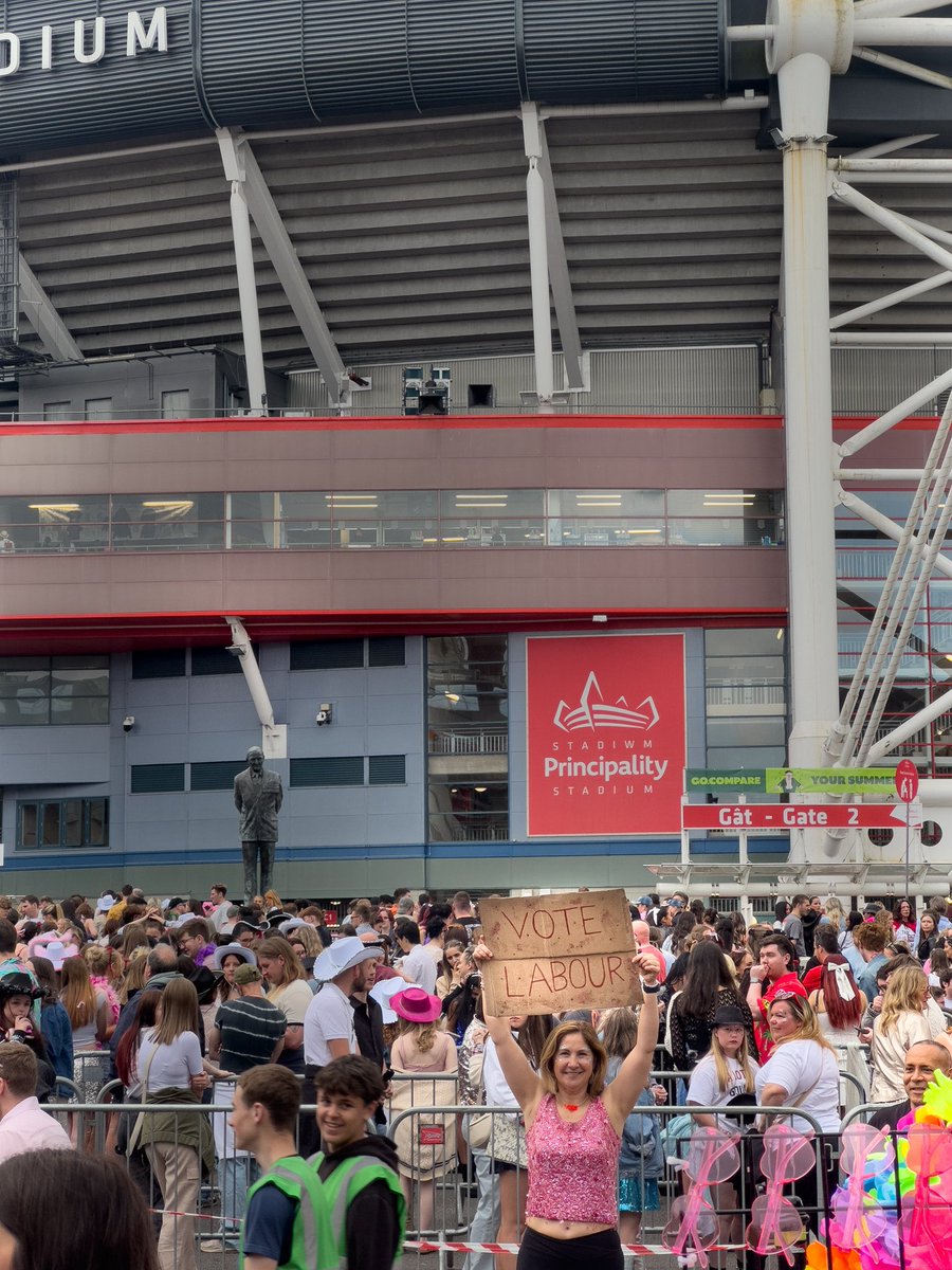 Swifties vote Labour ✨

#VoteLabour🌹 #TaylorSwift #ErasTour