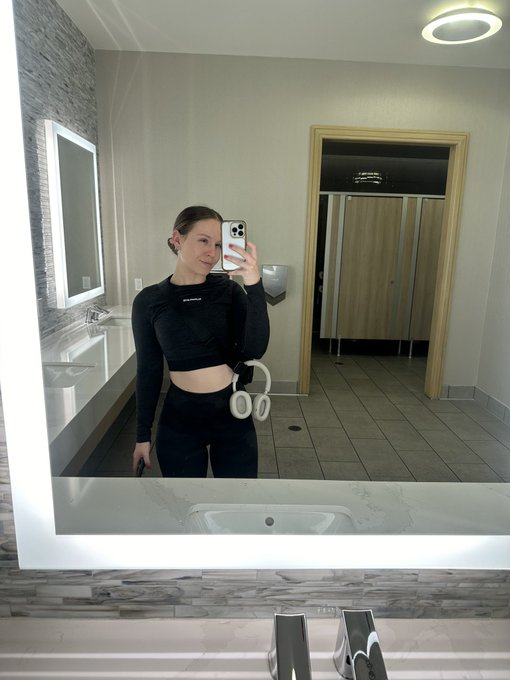 First day back in the gym in over a month. My mental health needed this 🥹 https://t.co/r4LIHRKCa2<a href="/tag/cars"class="tags"><span>#cars</span></a><a href="/tag/bmw"class="tags"><span>#bmw</span></a><a href="/tag/pickone"class="tags"><span>#pickone</span></a>