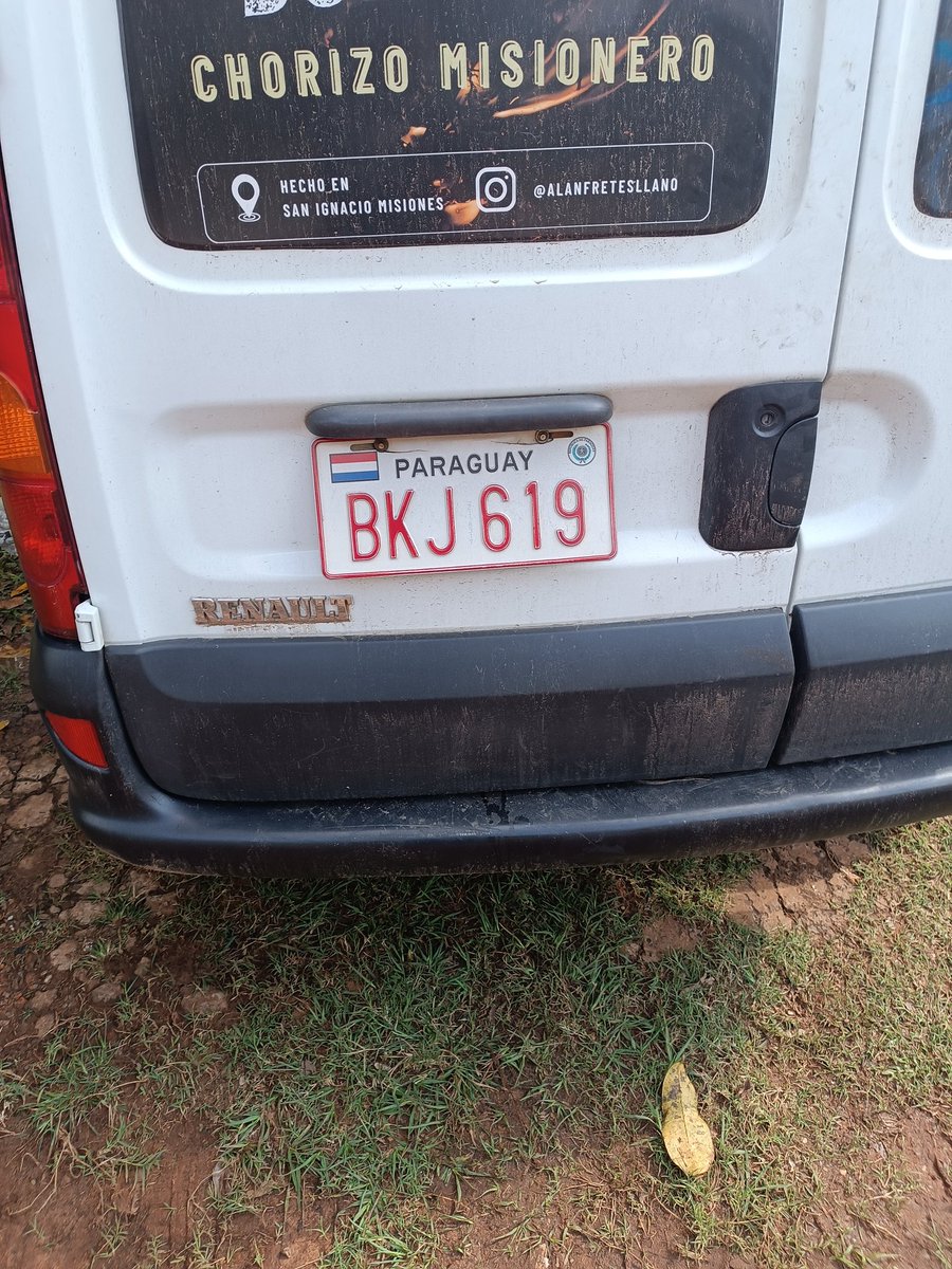 Si por alguien de buen corazón encontró una de las chapas de mi vehículo y me devuelve le prometo un asado.
Por fa avisen si encontraron el par de mi chapa 
0971684260 mi contacto ❤️