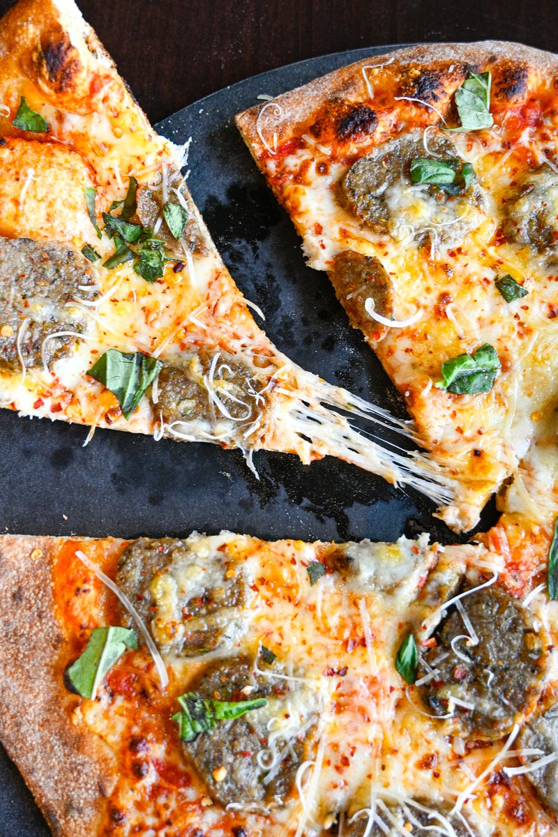 🍕  Fresh, flavorful, and authentic. Join us at BellaBrava and indulge in our handcrafted Italian dishes.

 📸 :Meatball Pizza