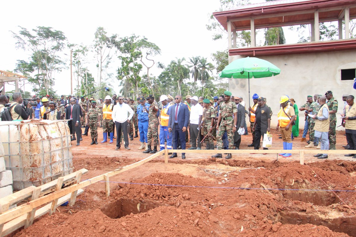 mindefcm's tweet photo. Le Ministre Délégué à la Présidence chargé de la Défense, M. BETI ASSOMO Joseph, a effectué une visite du projet de construction du nouveau campus de l’EMIA, à Awae, mardi 18 juin 2024. https://t.co/RycX2Xswmc