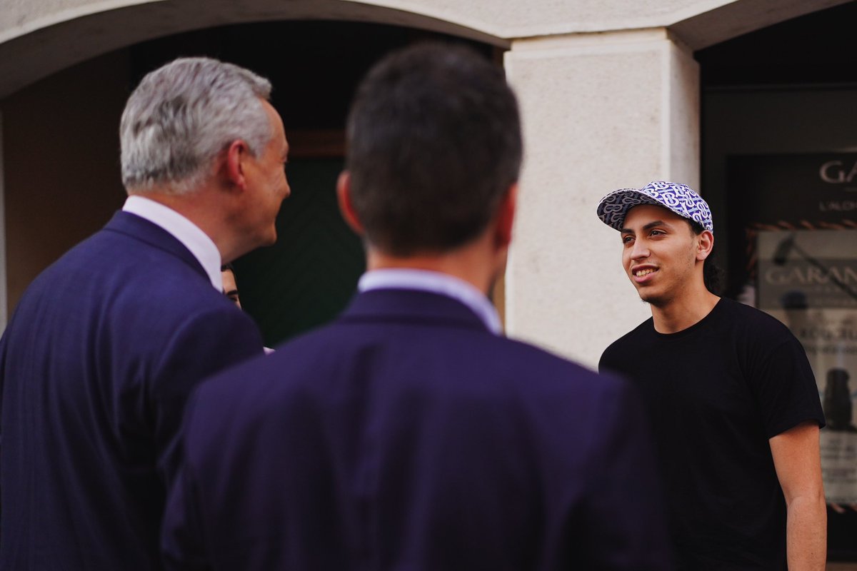 BrunoLeMaire's tweet photo. Aux côtés de @l_margueritte et @JarrotMc en Saône-et-Loire pour la bataille des législatives.

Un grand merci à tous les habitants, les chefs d’entreprise et les salariés pour ce chaleureux accueil.

Ensemble pour la France ! 🇫🇷🇫🇷🇫🇷 https://t.co/6KKcMrCmBf