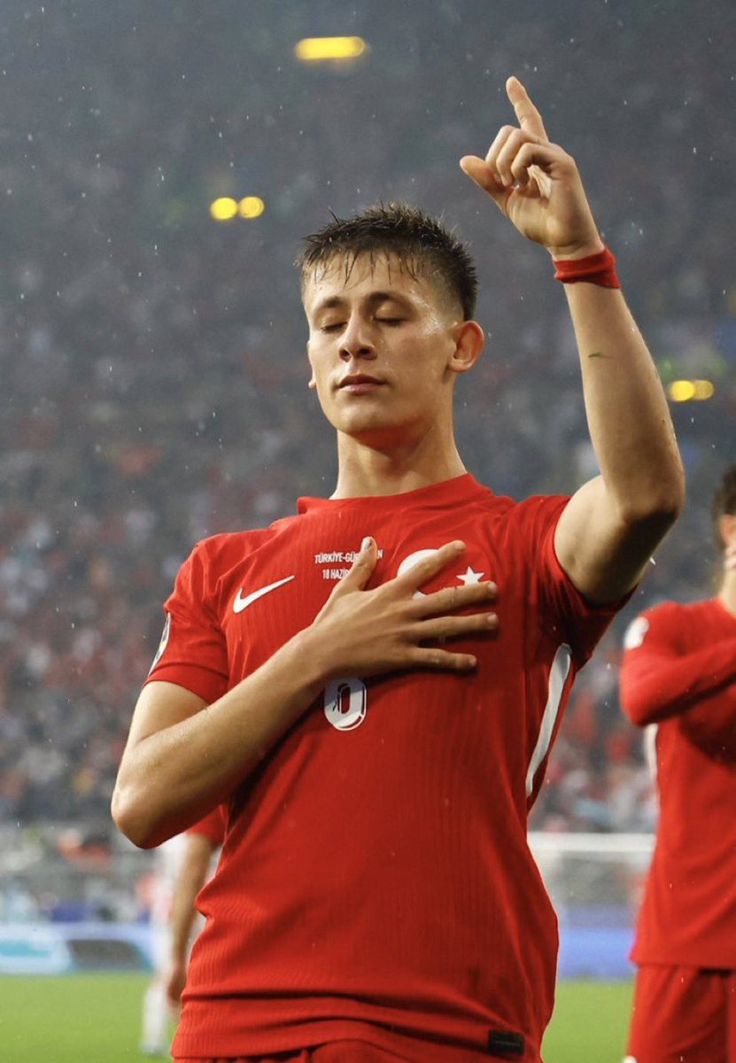#Euro2024 ilk maçlar özelinde 

🇹🇷 𝐀𝐫𝐝𝐚 𝐆𝐮𝐥𝐞𝐫 için özel iki tane muazzam istatistik farkı var..

#BerkScouting 🌀

📌 7 anahtar pasla ilk maçlarda en fazla anahtar pas atan oyuncu

📌 %93 isabetli pasın %80 oranını ileriye doğru oynadığı için ilk maçlar özelinde en fazla