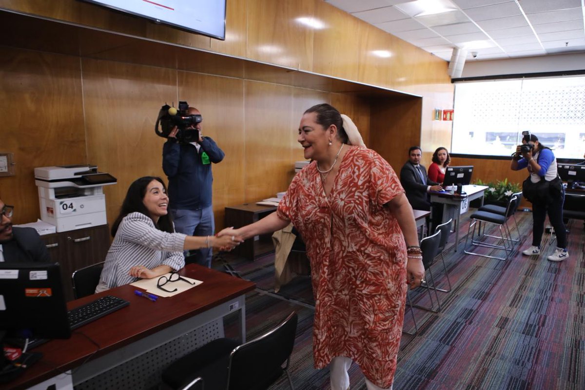 INEMexico's tweet photo. #GaleríaINE | La Consejera Presidenta, Guadalupe Taddei Zavala, @Presidencia_INE acompañada de Consejeras y Consejeros del INE, realizó la entrega de constancias de mayoría relativa y validez de diputaciones al Congreso de la Unión en el marco del Proceso Electoral Federal 2023-2024 🗳️