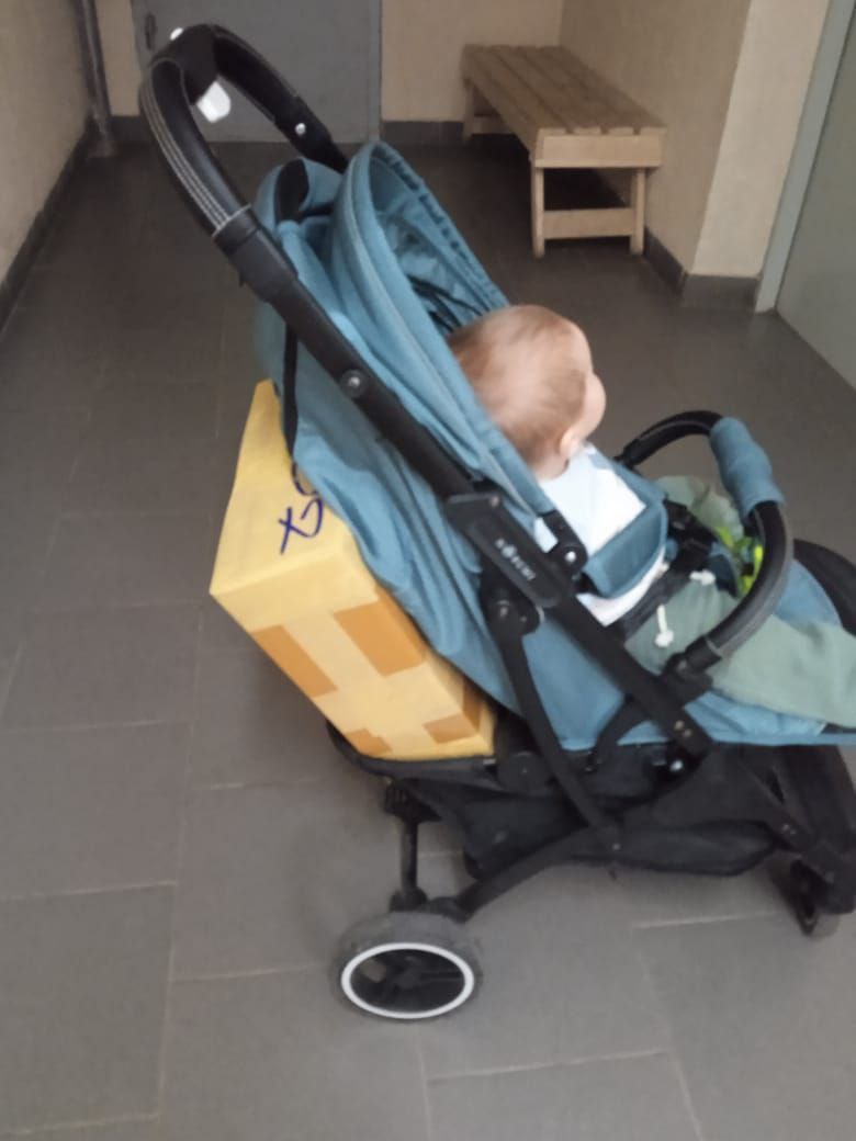 Our youngest customer so far!
On his way home with the tea loot. 
PS: we still have some tea left on tea-side.com