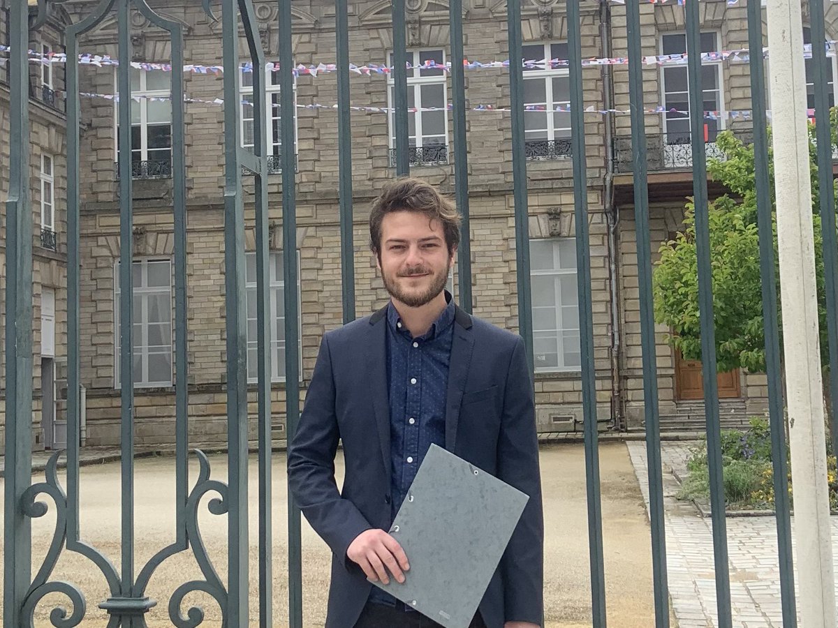 🗳️ Le 30 juin, je serai candidat dans la 1ère circonscription du Morbihan pour une alternative bretonne à l’impasse parisienne.

Merci au <a href="/PartiBreton/">Parti Breton - Strollad Breizh</a> pour sa confiance, et à toute l’équipe de campagne pour son travail dans des délais aussi courts !