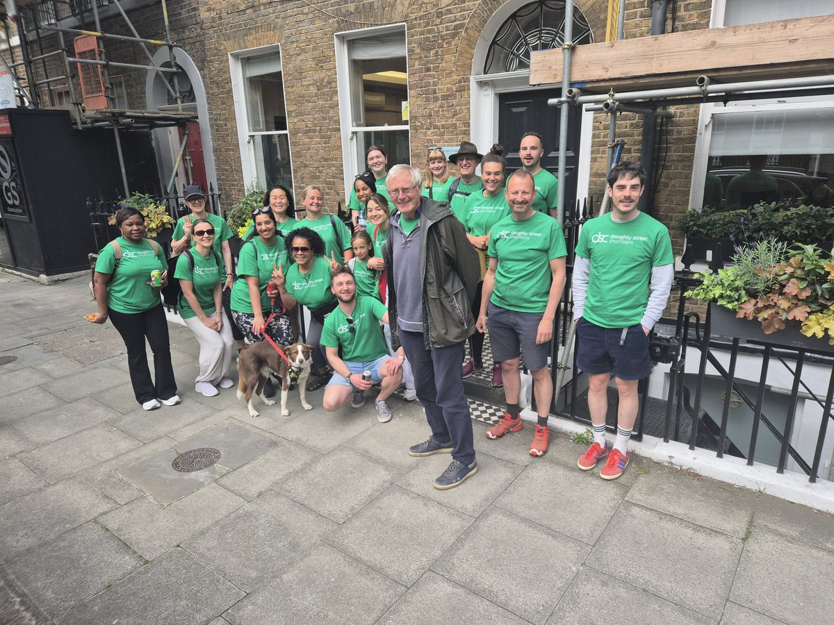 DoughtyStreet's tweet photo. We have set off for the @londonlegal #londonlegalwalk24 to celebrate #20YearsOfJustice in support of free legal advice for the most vulnerable!
Sponsor our team here: https://t.co/h1PQOIY0eb
#careystreetparty https://t.co/Ah2vZomrF3