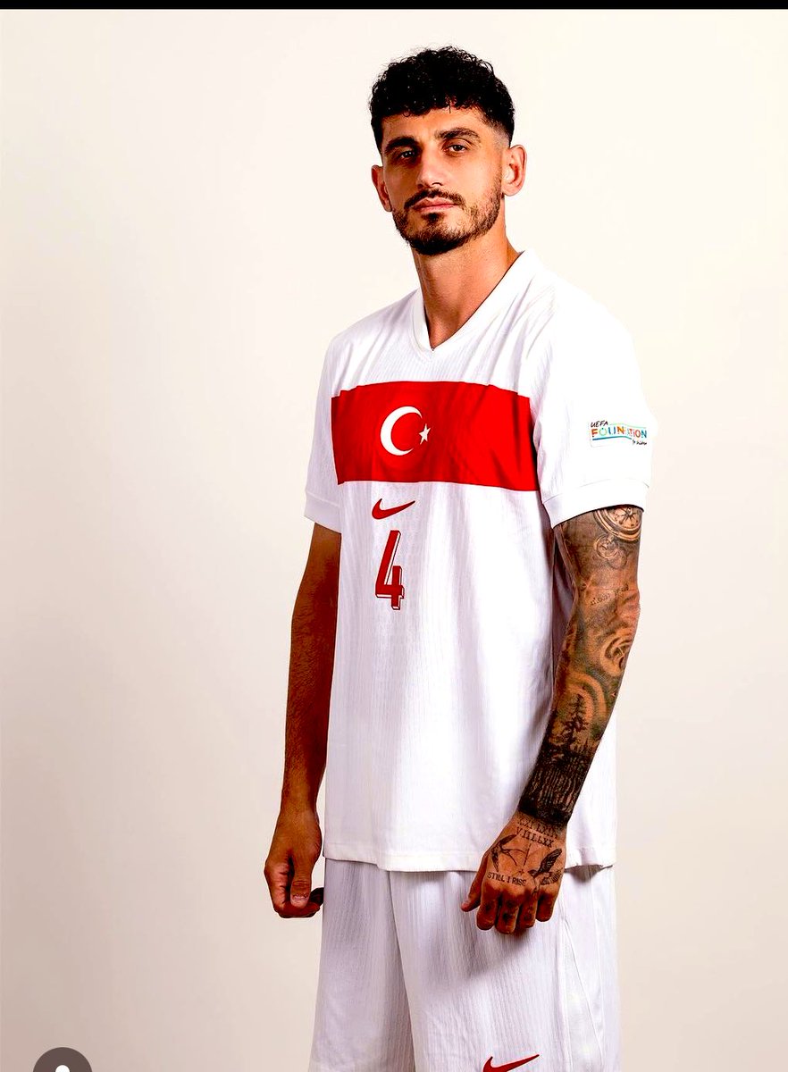 🇹🇷 Kendi kullanmayacağın oyuncunun performans yapıp alıcı çıkarma işine bayılıyorum..

Samet :) 🟡🔵
