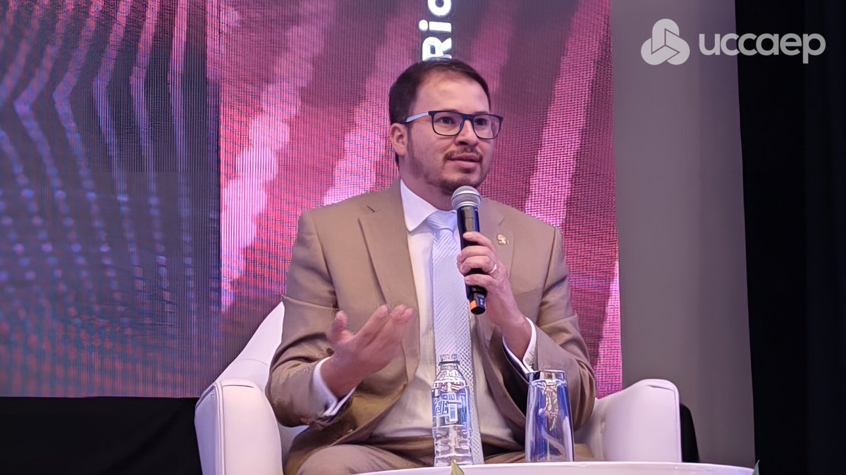 #CostaRicaDigital | En #ciberseguridad, primero debemos promover habilidades entre los trabajadores del sector público y privado para detectar y prevenir vulnerabilidades cibernéticas, destacó José Pablo Sibaja Jiménez.