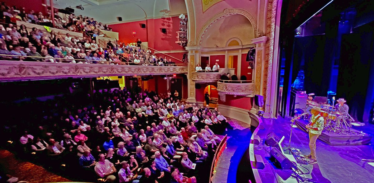 Berkshire Gas (@berkshiregas) on Twitter photo This past weekend, we had the honor of sponsoring the talented blues musician <a href="/kebmomusic/">Keb' Mo'</a> at <a href="/TheMahaiwe/">Mahaiwe Performing Arts Center</a>. For the past decade, we've been proud supporters of Mahaiwe. We're excited to continue our support of local artists & the center, which helps boost our local economy.🎻🎷🎭🎟 This past weekend, we had the honor of sponsoring the talented blues musician <a href="/kebmomusic/">Keb' Mo'</a> at <a href="/TheMahaiwe/">Mahaiwe Performing Arts Center</a>. For the past decade, we've been proud supporters of Mahaiwe. We're excited to continue our support of local artists & the center, which helps boost our local economy.🎻🎷🎭🎟