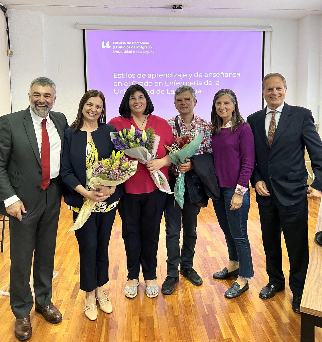 EnfermeriaULL's tweet photo. Muchas felicidades a la nueva doctora por la ULL. Dª Maria Mercedes Arias Hernández, por su tesis "Estilos de aprendizaje y de enseñanza en el Grado en Enfermería de la Universidad de La Laguna". A sus directores Dª Miriam González y D. Luis Feliciano García, familiares y amigos https://t.co/52FWW76jIR