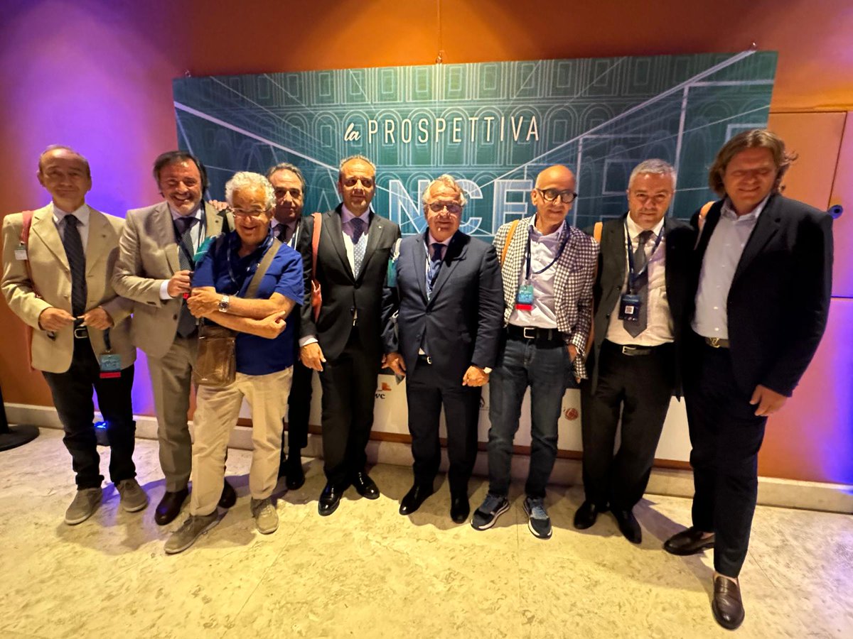 La delegazione lucana all'#AssembleaAnce2024.
Ricca di analisi e di proposta la relazione della presidente Federica Brancaccio.
<a href="/ancenazionale/">ANCE</a>