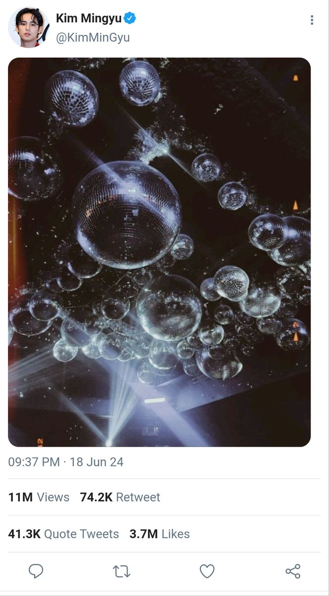 37
こんにちは!戻ってきました!忙しくなってしまいましたが、ゆっくり更新していきたいと思います!
ツイッターのアカウントを変更するのを忘れましたが、まあ—