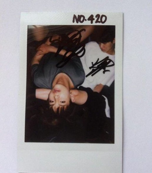 Bringing back this taekook
Taehyung laying on top of a sleeping jungkook 😭