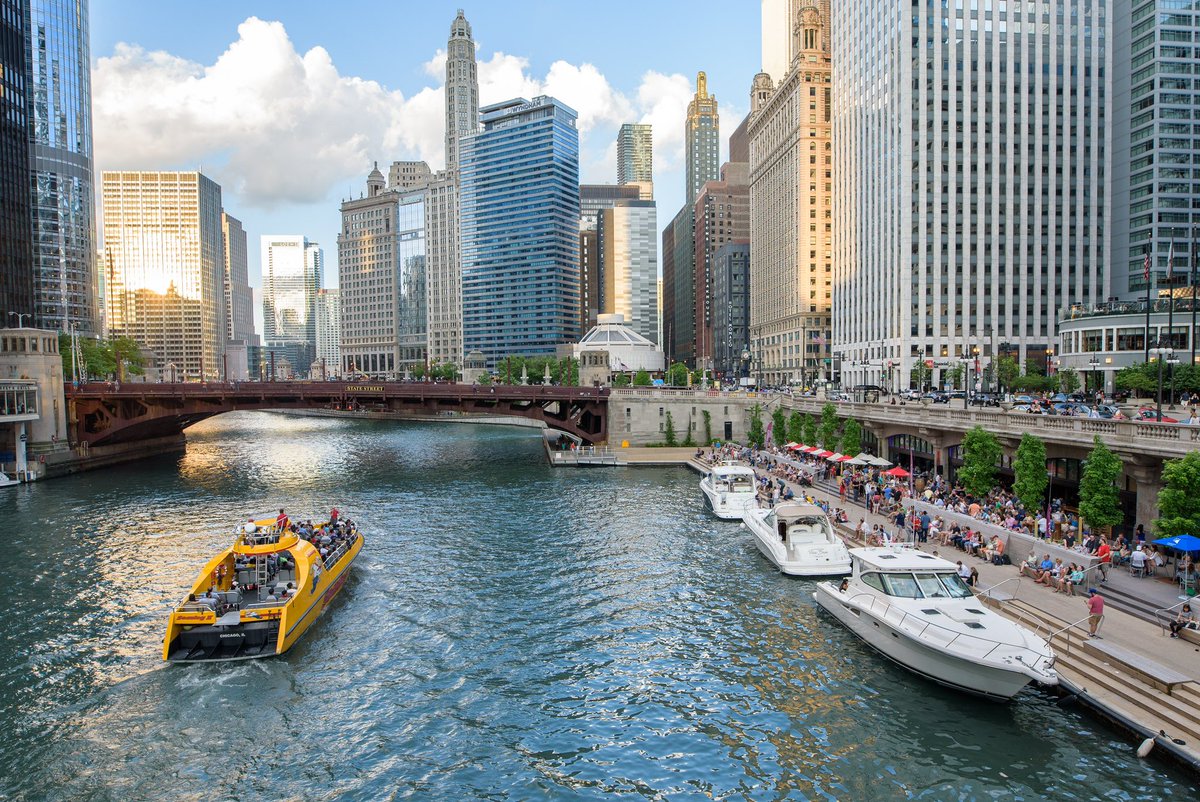 Hosted a lunch yesterday for 8 founders in Chicago. In that group -

- 2 ipos = $15B+ ev

- $600m+ capital raised (excluding IPOs)

- 1 bootstrapped co shipping 8figs+ cash flow

- 4 fintech, 2 healthcare, 1 marketplace, 1 hr saas 

Not bad?