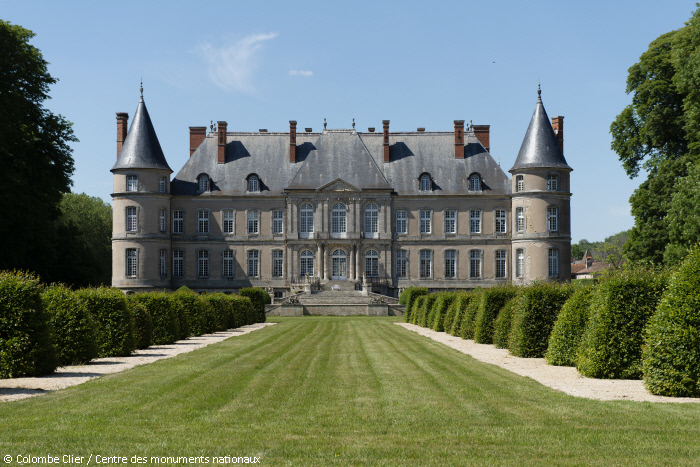 leCMN's tweet photo. ☀️Et si, cet été, vous poussiez les portes des châteaux d'#AzayLeRideau, de #Châteaudun, de #Haouré ou encore de #Montal ?🏰
Lisez les recommandations de @BeauxArts_mag :⤵️ https://t.co/3zvviKEkLv