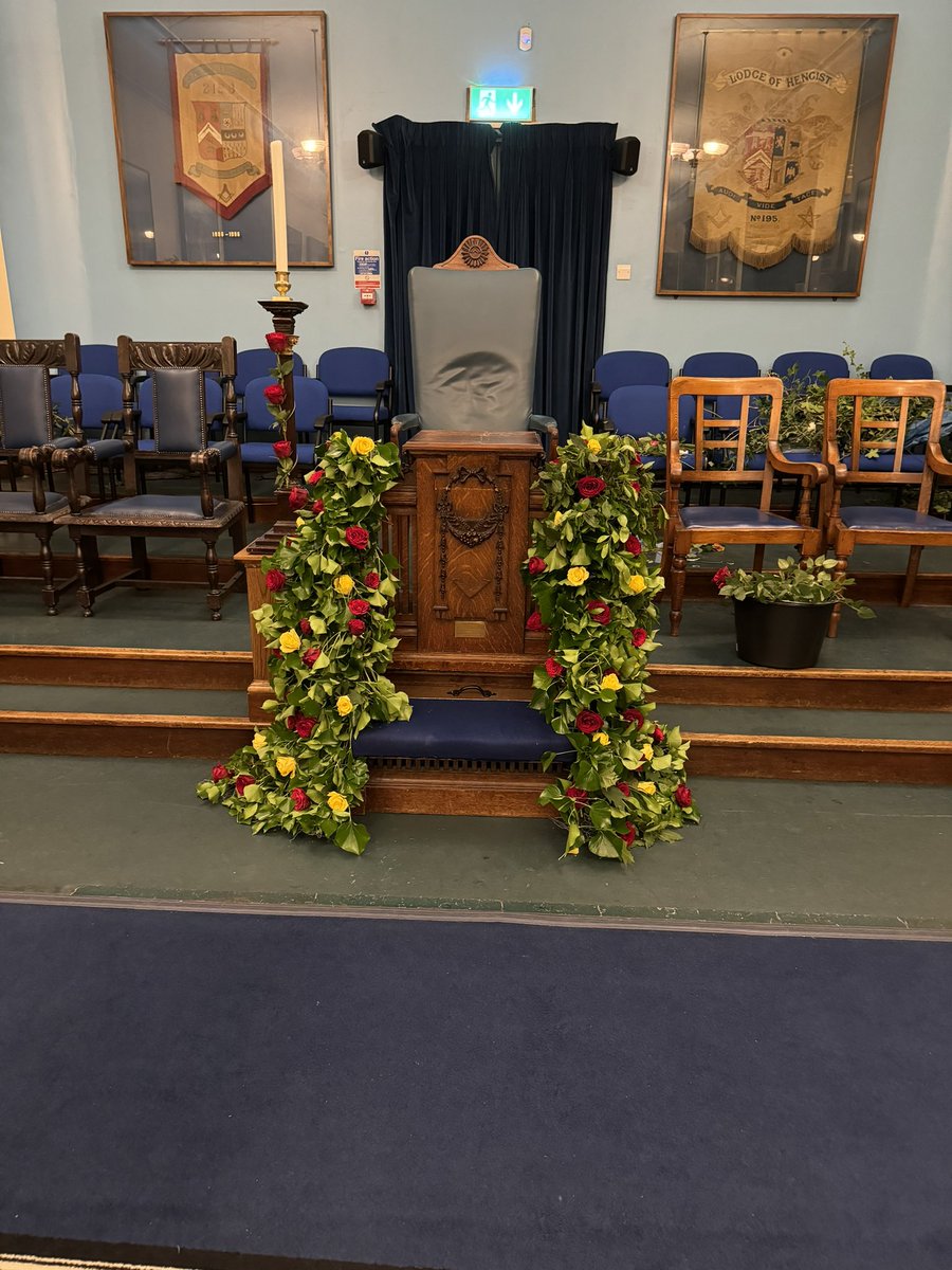Horsa2208's tweet photo. 122nd Roses Night. 
It’s part of out tradition that our June Meeting is our Roses Night, first started in June 1900. As with every Lodge meeting it starts with preparation and yesterday morning a number of our Brethren and their Wives “Dressed the Lodge. https://t.co/LpVSNl5mdx