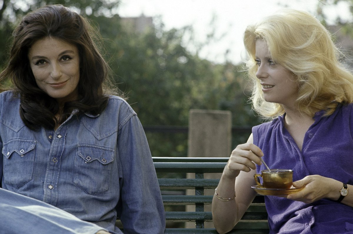 __Mimi_0929__'s tweet image. #RIP
#AnoukAimée 
クロード・ルルーシュ演出、カトリーヌ・ドヌーヴ＆アヌーク・エーメの『愛よもう一度』でこんばんは🌙*ﾟ
ご冥福をお祈り致します😢