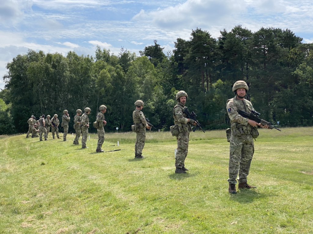 4th and 5th stage of the competition for the King’s Medal for Champion Shot of the Air Forces complete!

1. Cpl Webb - 1253 ⬆️
2. Sgt Mitchell  - 1251 ↔️
3. FS Guard - 1245 ⬇️
4. Chf Tech Coates - 1141 ↔️
5. Sqn Ldr Waters- 1113 ⬆️

Next up, Long Range Rural (M48). 
<a href="/HarvSmyth/">Air Chief Marshal Harv Smyth, CAS RAF</a>