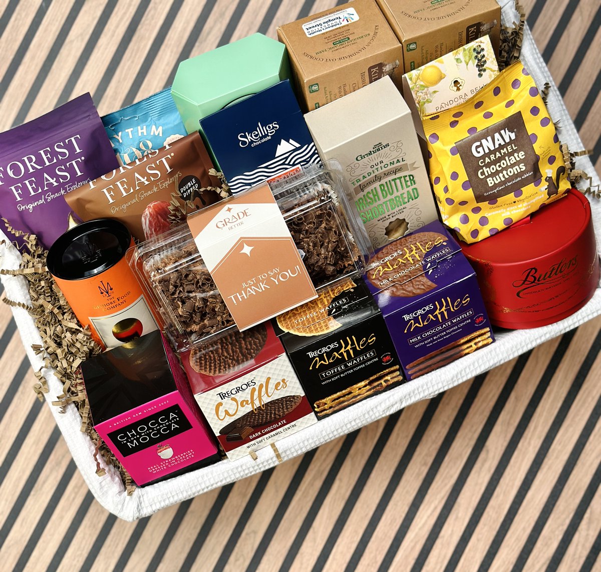 BasketsGalore's tweet photo. Today's Gift Basket Of The Day is "Thank You Staff Gift Basket"

https://t.co/J9zxuMbYdp

Follow &amp; RT to enter #prize draw to #win a Gift Basket. More info via our blog.

#dailydispatch #gifts #competition #giftbasketsrule #thankyougifts #thankssomuch https://t.co/PYarKyD7jg