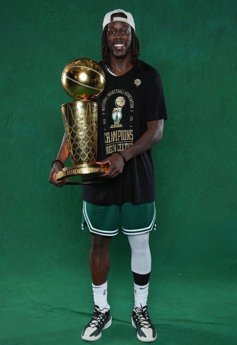 Dear Kids, this is a WINNER! A guy that brings it on both ends everyday with no EGO! Truth is, you probably will never be Bron, Kobe, KD or Tatum…but every coach on ALL levels need a guy like this…Study Him, Become Him…Thank me later! #Celtics