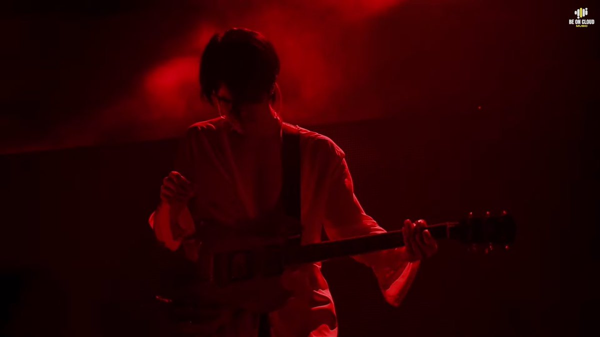 You make me faint over and over again…

#AUTHENTICMILECONCERT
#Mile1stSoloConcert 
#MilePhakphum
<a href="/milephakphum/">mile phakphum</a>