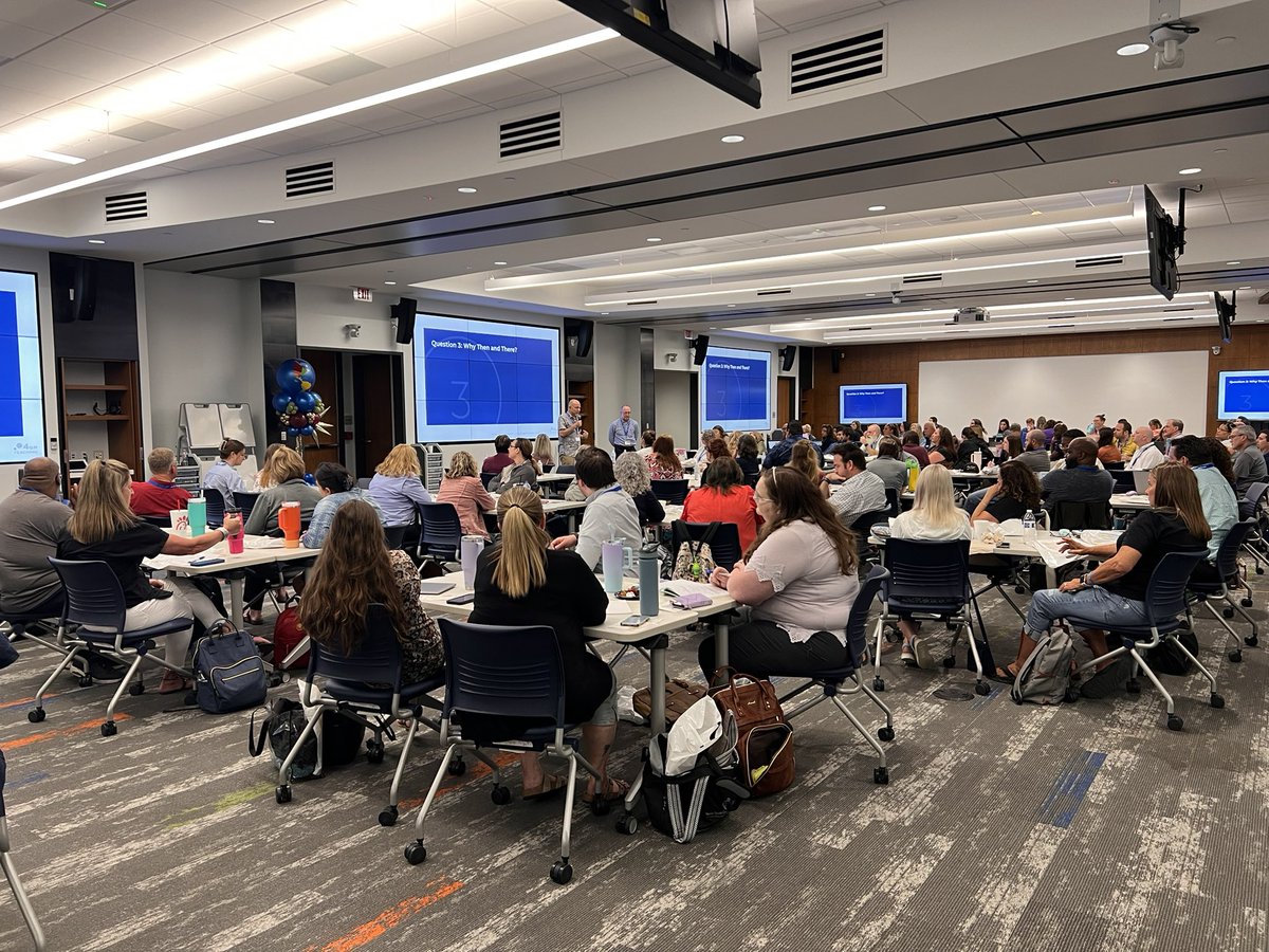 region10ss's tweet photo. It’s a full house this morning for the @Region10ESC #ConnectingwithCommunity #DFWSocStud #r10socialstudies Metroplex Social Studies conference. Love hearing from @4qmTeaching @ESC11SS @KellyBellar https://t.co/4NpCgPckxm