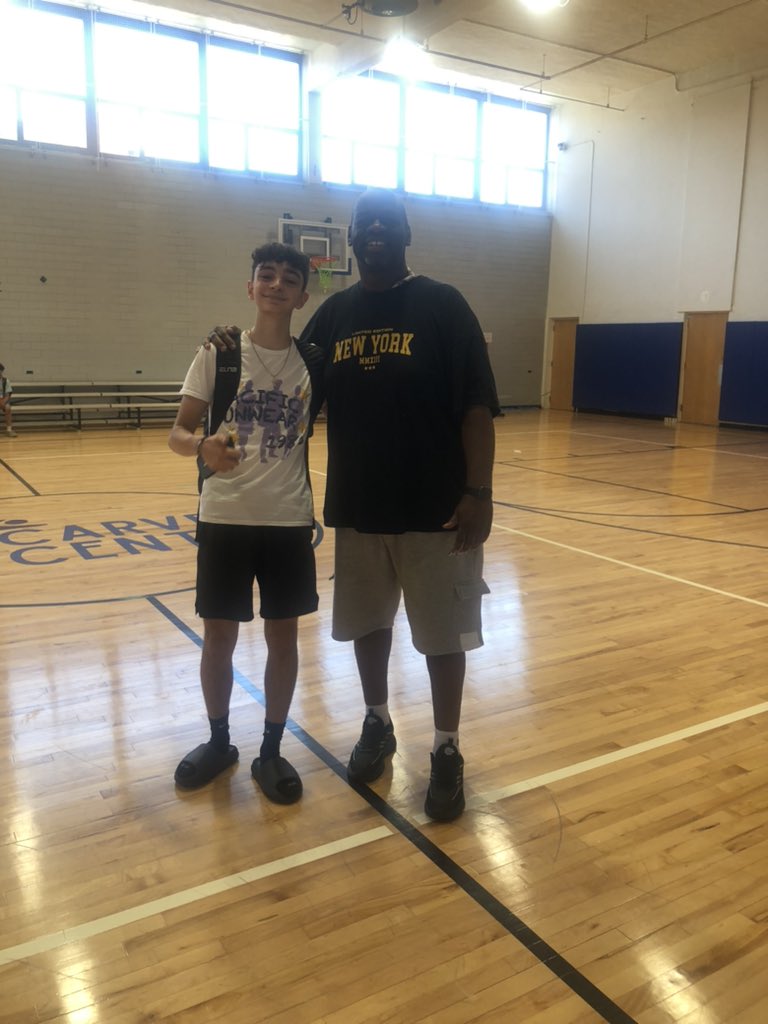 BeyondTheGameC1's tweet image. Today I highlight my guy Dom who has been working very hard on his skills through our BTGC basketball training program. 
#back2basic
#basketballtraining
#youthdevelopment
beyondthegameconnection.com