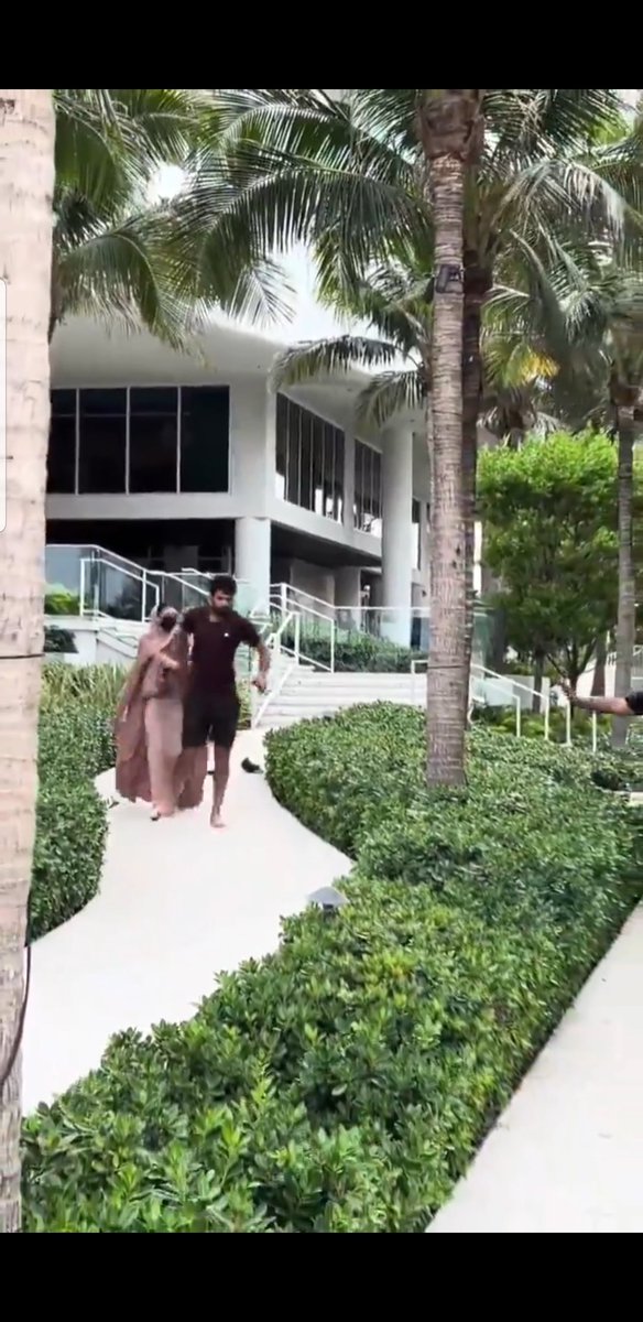 Fans must respect, players are with their families they have a personal life too.

Disgusting behavior 😔
Abusing isn't the way! 😔👎
#T20WorldCup
x.com/iihtishamm/sta…