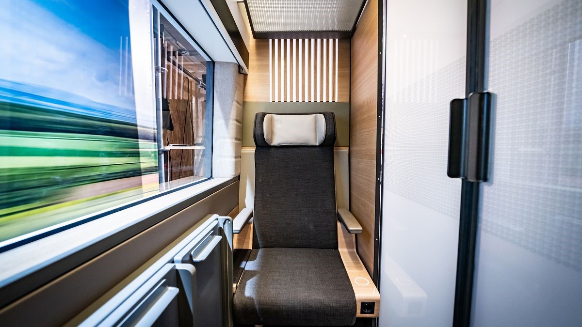 ACPRail's tweet image. What is a smooch cabin you ask? Read all about the new features being built in Germany’s Deutsche Bahn trains:
euronews.com/travel/2024/04…