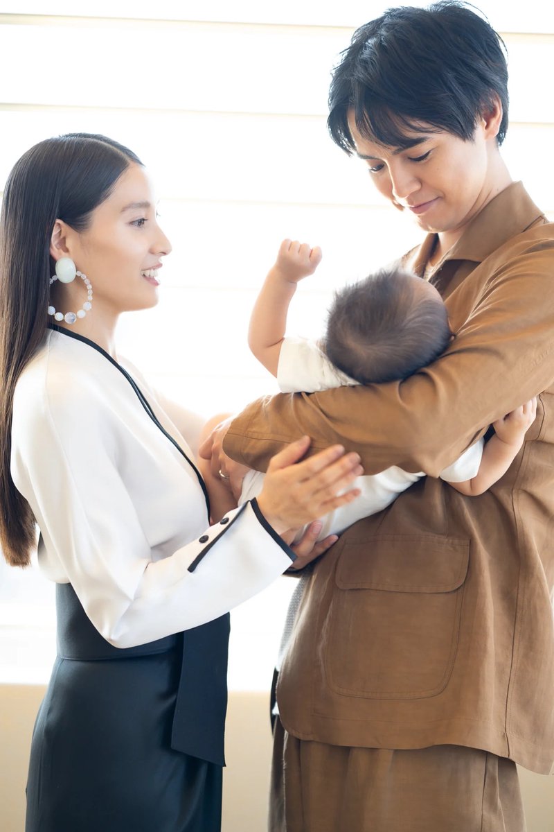 片寄涼太と土屋太鳳がミラノで「ジョルジオ アルマーニ」のショーに