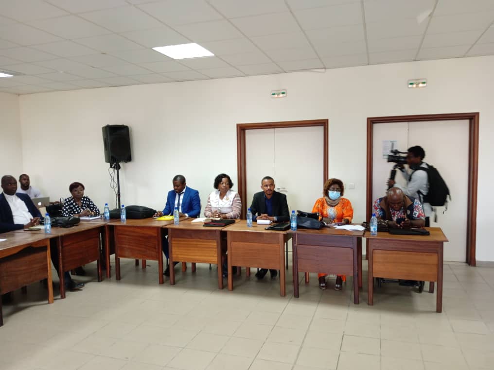 Mise en œuvre des recommandations du 4ème cycle de l’Examen Périodique Universel:Un atelier de renforcement des capacités des membres du Comité national de rédaction se tient du 18au 21/06/2024 à l'ENM .Le Secrétaire Général du Ministère de la Justice, François MANGARI l'a ouvert