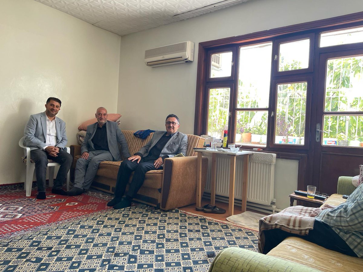 av_hasanteke27's tweet photo. Ahde vefa gereği partimizin G.Antep İl Kurucu Üyesi ve Milletvekili adayımız olan Cuma Fedayi abimizi evinde ziyaret ederek bayramını kutlayıp geçmişi yâd edip hoş sohbet bir hasbihal yaptık.
Rabbim kendisine sağlık âfiyet versin inşallah.

@RTErdogan @fahrettinaltun @FatmaSahin https://t.co/E9XFx6cLN2