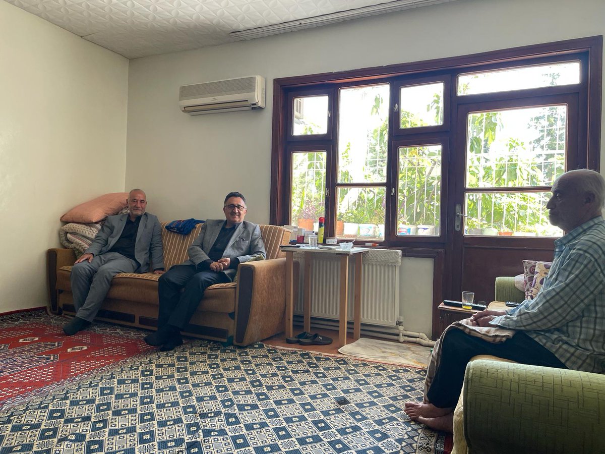 av_hasanteke27's tweet photo. Ahde vefa gereği partimizin G.Antep İl Kurucu Üyesi ve Milletvekili adayımız olan Cuma Fedayi abimizi evinde ziyaret ederek bayramını kutlayıp geçmişi yâd edip hoş sohbet bir hasbihal yaptık.
Rabbim kendisine sağlık âfiyet versin inşallah.

@RTErdogan @fahrettinaltun @FatmaSahin https://t.co/E9XFx6cLN2