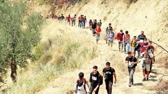 Bugün Türk kamuoyu ile ülkemize yönelik kavimler göçü ile ilgili  bir konuşmayı paylaşacağım. Bu konuşmayı yaşayan ve bana aktaran kişi Türk vatandaşı olmayan bir Türk. Şimdi sözü ona bırakıyorum: 
“Akyurt kampta bir Afgan gördüm adeta sevinçten oyunuyordu çok mutluydu. Ne oldu