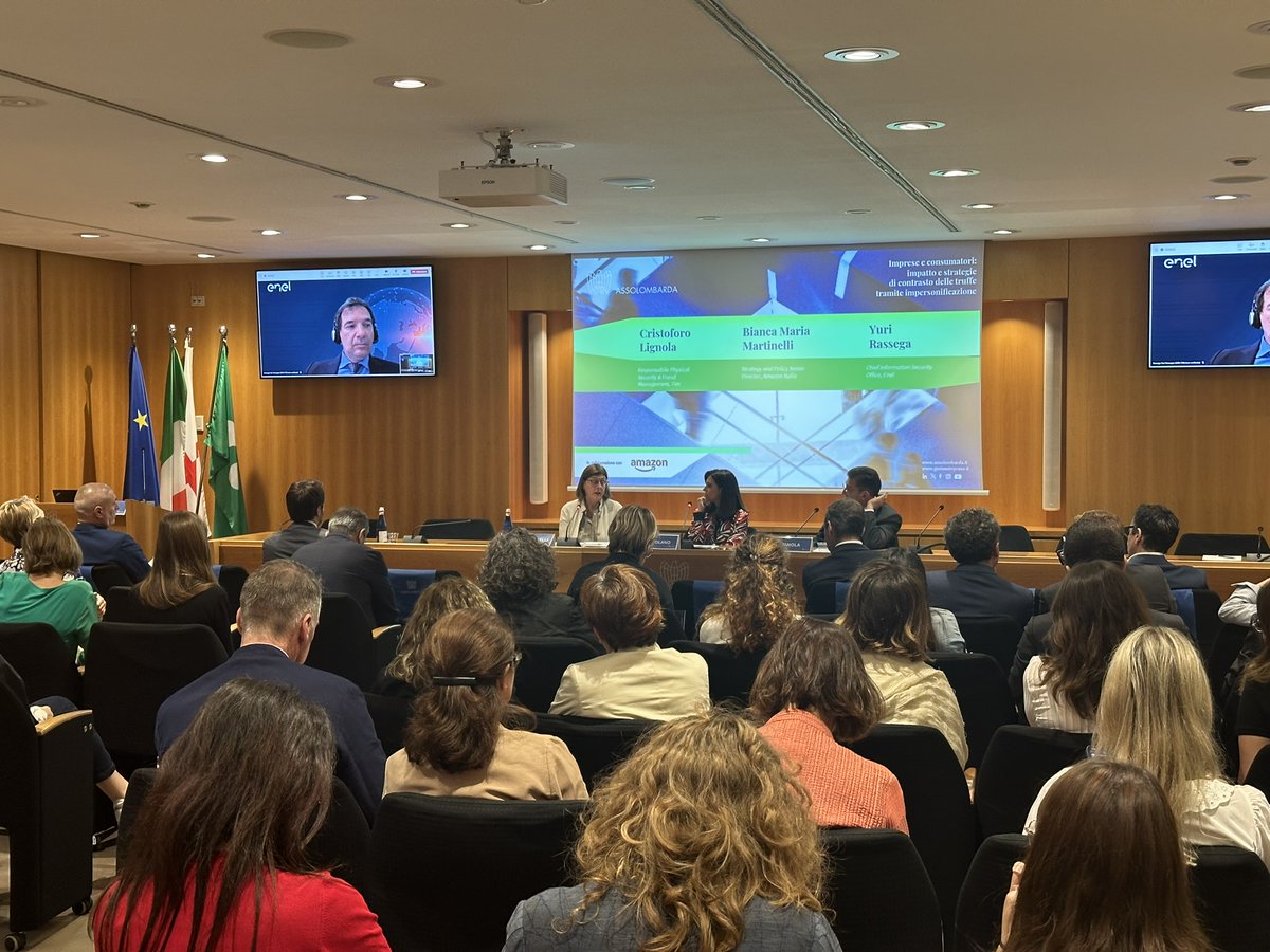 AmazonNewsItaly's tweet photo. 🔒 In Amazon combattiamo le #truffe basate su furti d'identità. In 1 anno, abbiamo chiuso 40.000 siti di #phishing e denunciato 100 truffatori. 
🚨 Insieme a @Assolombarda abbiamo avviato un tavolo di confronto per creare un'alleanza pubblico-privata.
 📌 https://t.co/zFSarB8fuG https://t.co/AQs6k4r7UC