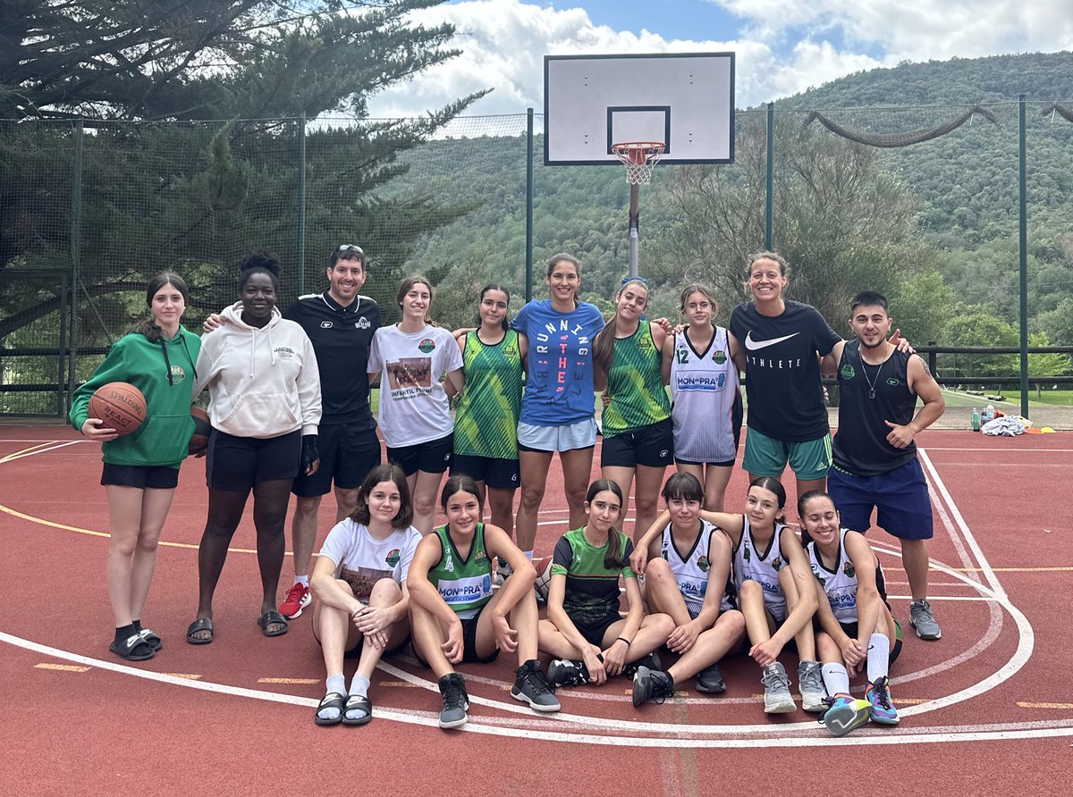 🆕 Visita i entrenament amb Rosó Buch i Angie Bjorklund a les colònies de final de temporada.

🤩 Moltes gràcies per la visita!

🟢 #CBBescanó #SomVerdes