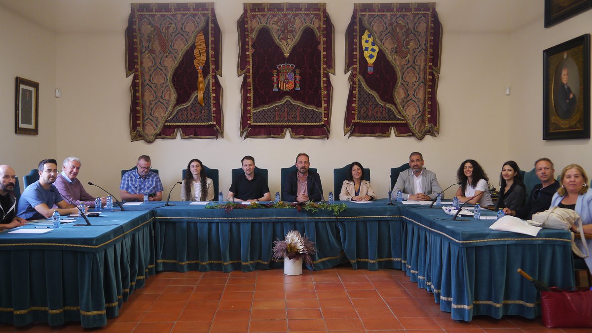🔝First MANUFACTURING4ALL consortium meeting!
🤝 Partners <a href="/FunkWeb/">Funkweb Aktiv</a> <a href="/MestieriLombard/">Mestieri Lombardia</a> <a href="/FinnovaEU/">Finnova Foundation</a> met from 11 to 13 June in Onil (Spain), bringing together local youth and industry representatives to address regional challenges and opportunities.
📎 manufacturing4all.eu/first-meeting-…
#Erasmus