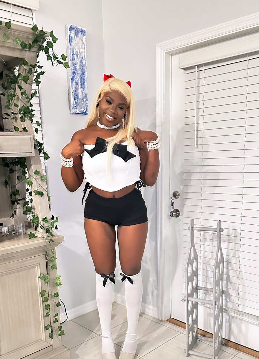 datgirlbrit🍫 tweet media