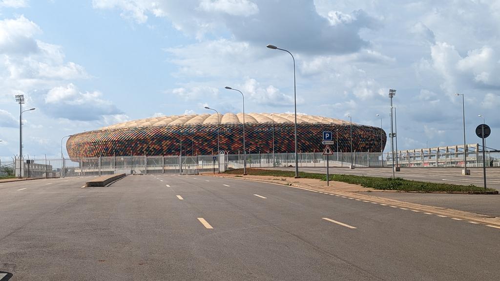 Steve_Labile's tweet photo. 18 Juin 2024 Voici le stade Olembe en ce moment mais des gens malhonnêtes amèneront ici des images sales pour mentir.
Filmer bien avec les itels! https://t.co/c5MjLZKBvH