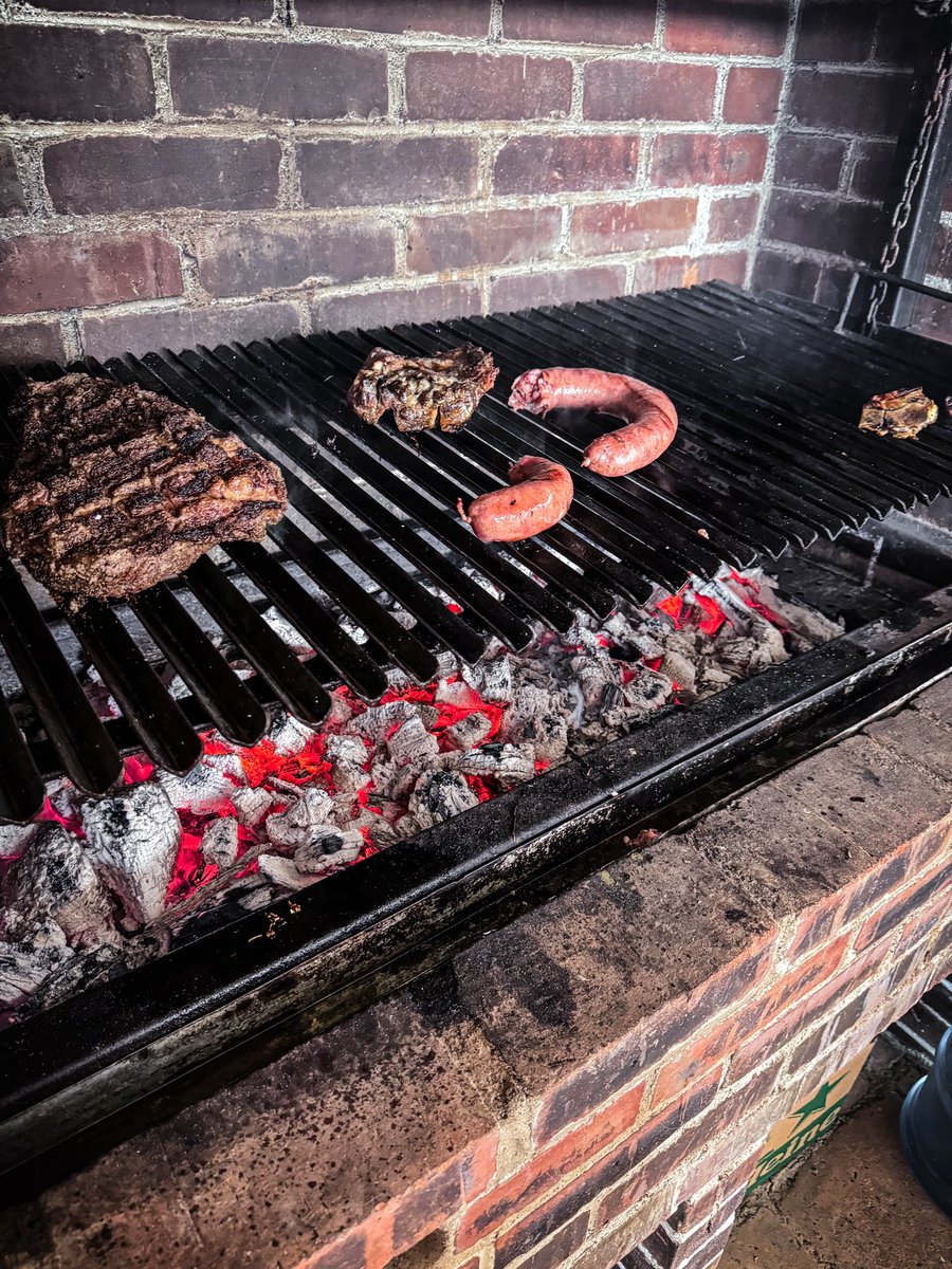 allanetp's tweet image. Ayer fue un buen día gracias a los brous