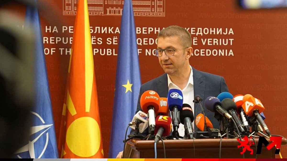 Денеска во Собрание ја поднесов Предлог програмата за работа на идната Влада предводена од <a href="/VMRO_DPMNE/">ВМРО-ДПМНЕ</a> како мандатар на истата, поднесен е и списокот на членовите на идната Влада и нивните биографии.

Граѓаните очекуваат брзи резултати.