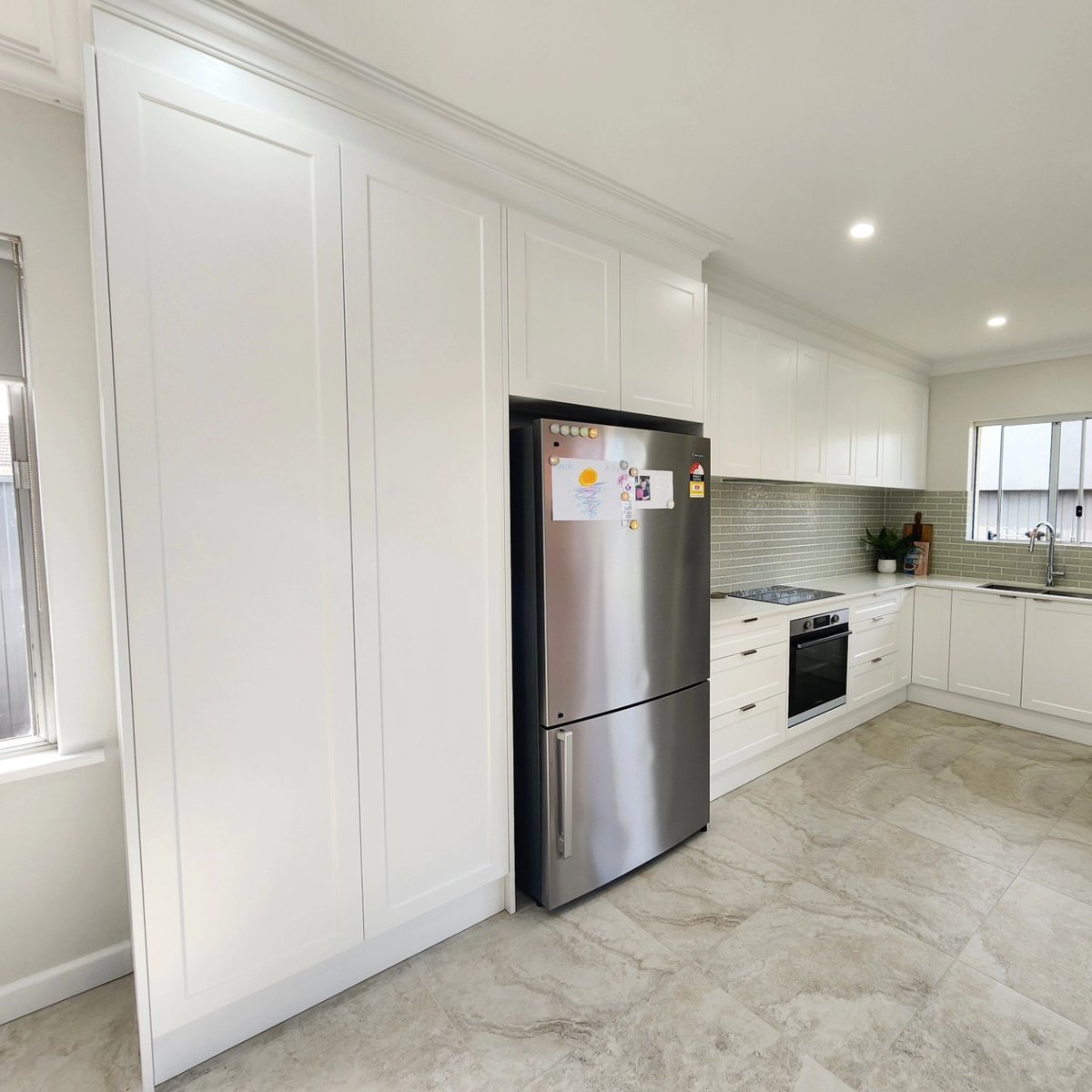 AdelaideBnR's tweet photo. Nothing beats an open plan living with a stunning 2pac shaker kitchen. 🌟
 Say goodbye to enclosed spaces and hello to a brighter, more connected home. 

Ready to transform your kitchen?

#Adelaide  #AdelaideRenos #AdelaideBnr
#KitchenRenovation #OpenPlanLiving #HomeImprovement #2pacShakerKitchen #ModernKitchen #KitchenDesign #RenovateWithUs #AdelaideRenovations #HomeMakeover #InteriorDesign #RenovationInspiration #DreamKitchen #AdelaideBuilders #CustomKitchens #RenovationProject