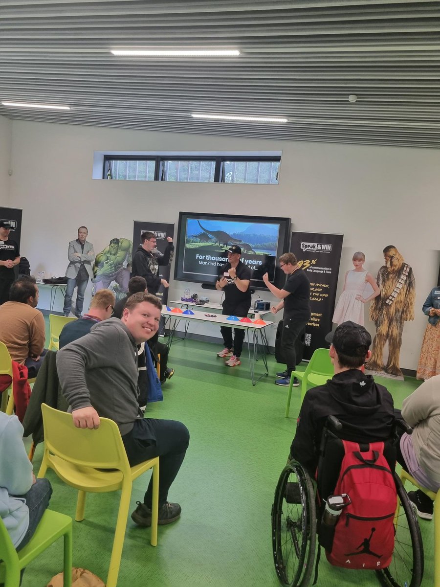 Today we have have Si and Sam onsite today from Speak and Win.   They are running workshops today with our second year learners around developing confidence in speaking.  
Thank you for coming to Petty Pool!  
speakandwinuk.co.uk #ProudToBePettyPool