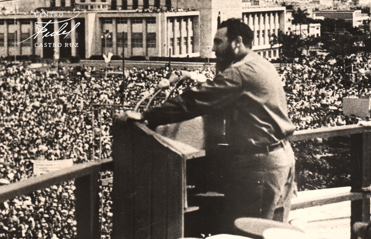 #Fidel:"Siempre tener presente que la #Revolución es la obra del pueblo, es la tarea del pueblo, y que solo del pueblo, solo de su fuerza, solo de su inteligencia vendrán las soluciones de los problemas". #FidelVive