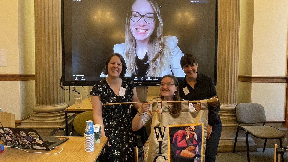 Hurray for <a href="/MedievalWomenOx/">Medieval Women's Writing Research Group</a> 📯